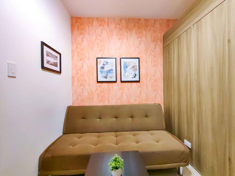 1br Unit Condotel W Balcony Fame Residences -fm02