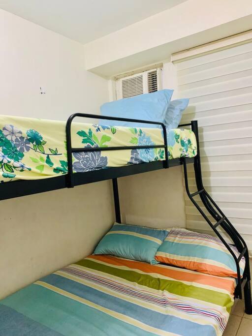 2 Bedroom Cozy Unit In Urban Deca Homes Apartment Manila