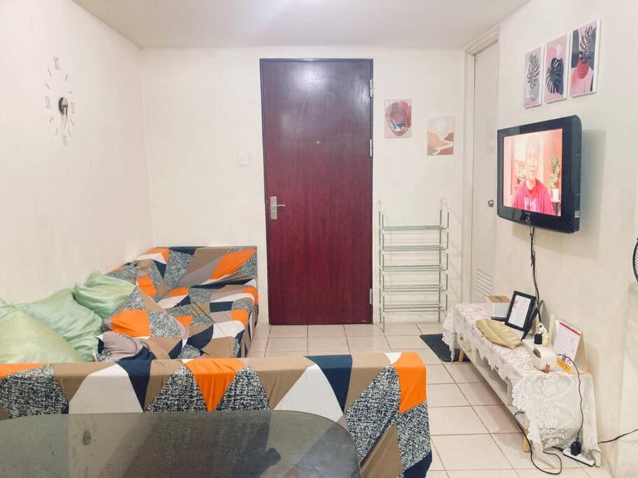 2 Bedroom Cozy Unit In Urban Deca Homes Apartment *