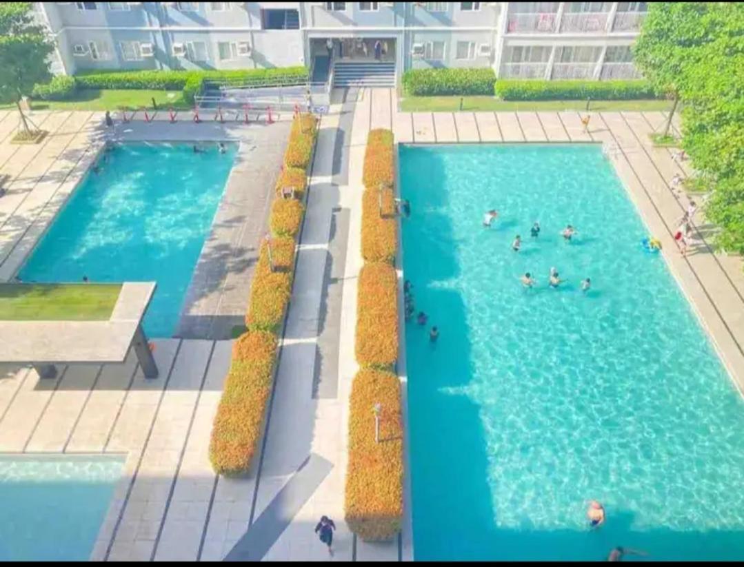 1 Bedroom With Free Wifi And Netflix In Trees Residences Apartment