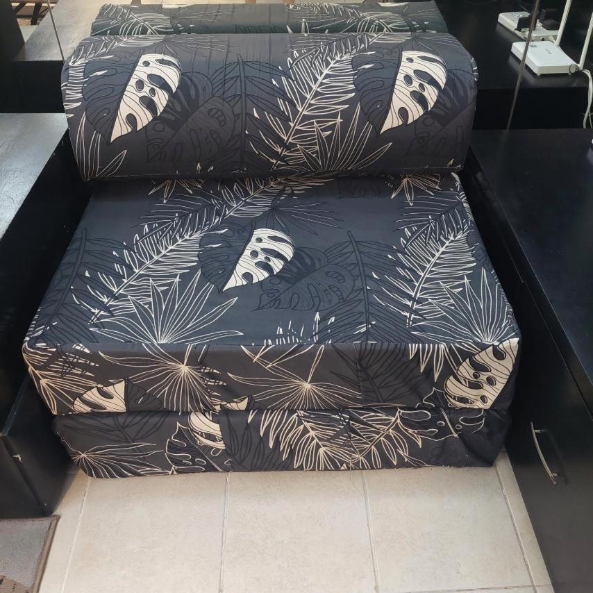 Apartment 2br Fully Airconditioned With Balcony & Free Parking At Tivoli