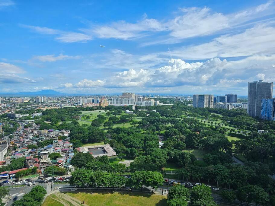Apartment The Infinity Towers In Bgc - Spectacular 2br Near Hight Street Manila
