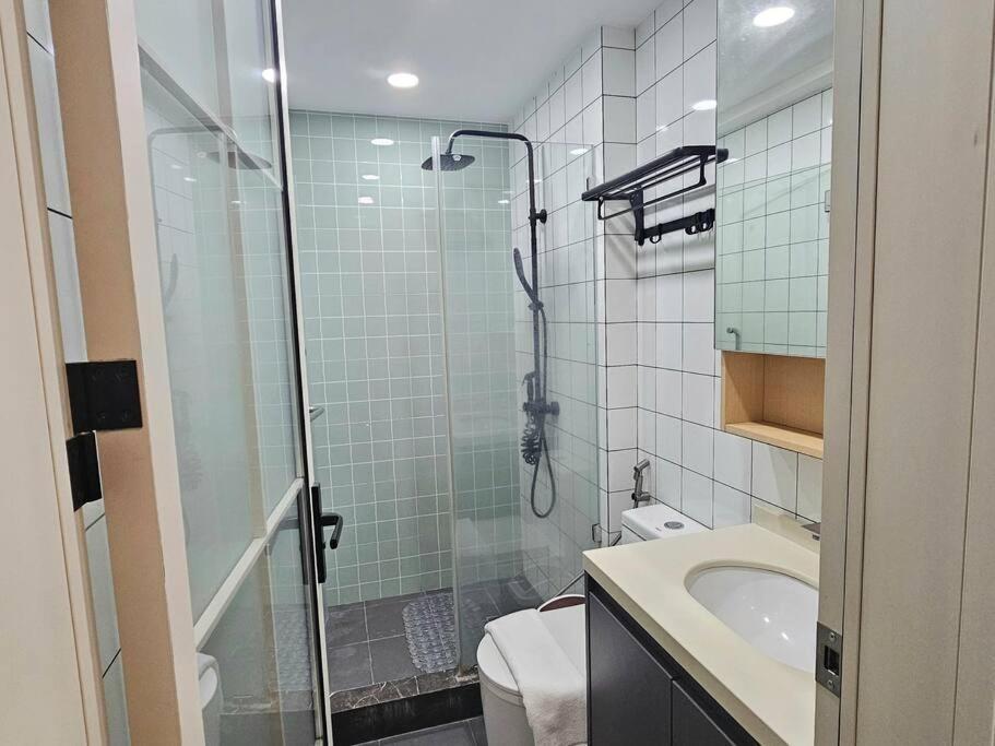The Infinity Towers In Bgc - Spectacular 2br Near Hight Street * Manila