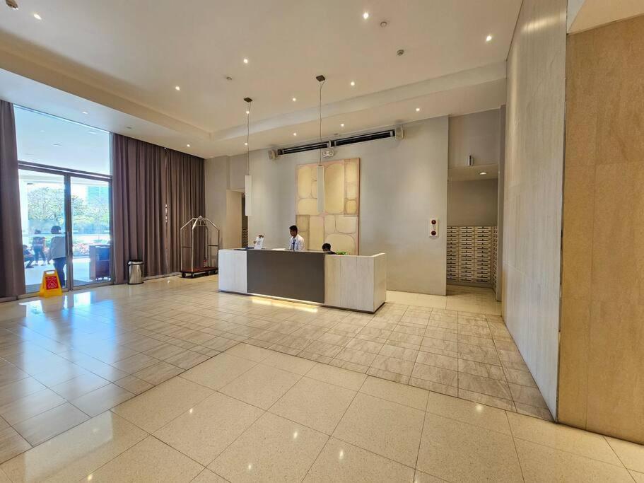Apartment The Infinity Towers In Bgc - Spectacular 2br Near Hight Street