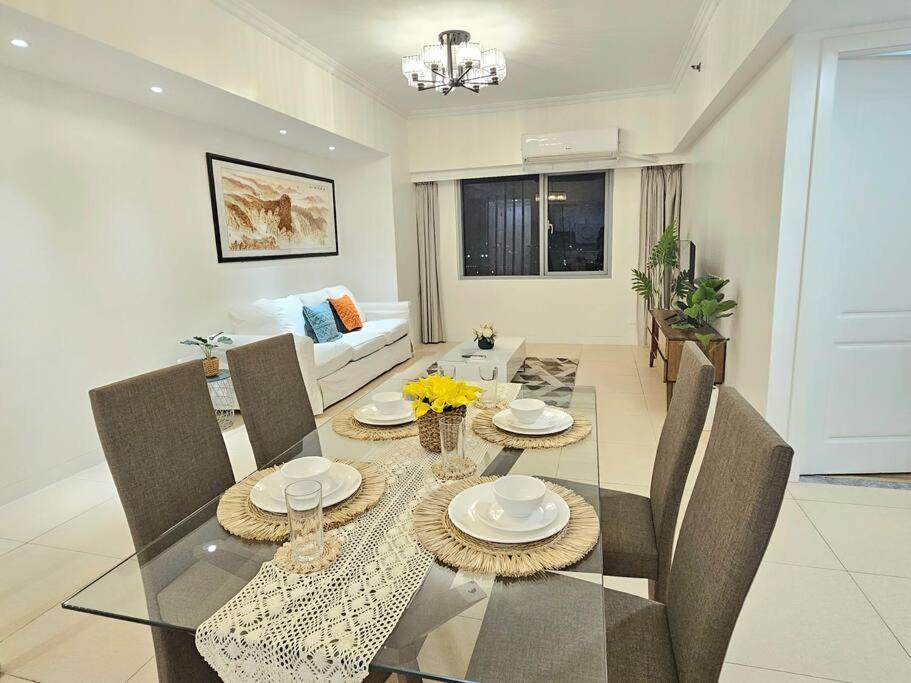Apartment The Infinity Towers In Bgc - Spectacular 2br Near Hight Street *