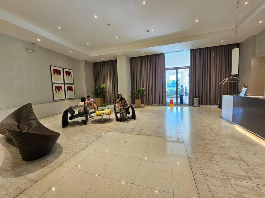 The Infinity Towers In Bgc - Spectacular 2br Near Hight Street Apartment *