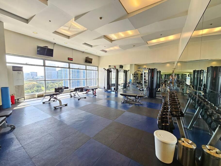Apartment The Infinity Towers In Bgc - Spectacular 2br Near Hight Street *