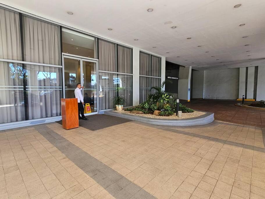 The Infinity Towers In Bgc - Spectacular 2br Near Hight Street