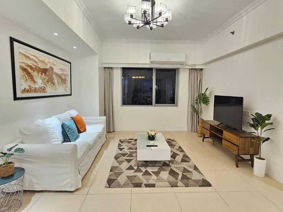 Apartment The Infinity Towers In Bgc - Spectacular 2br Near Hight Street *