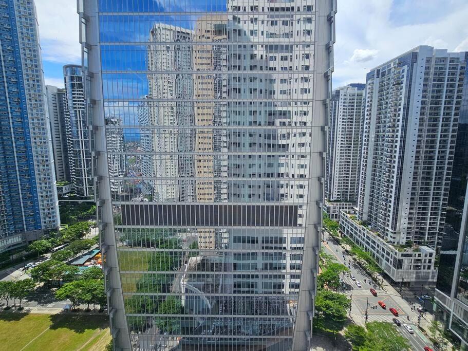 The Infinity Towers In Bgc - Spectacular 2br Near Hight Street *