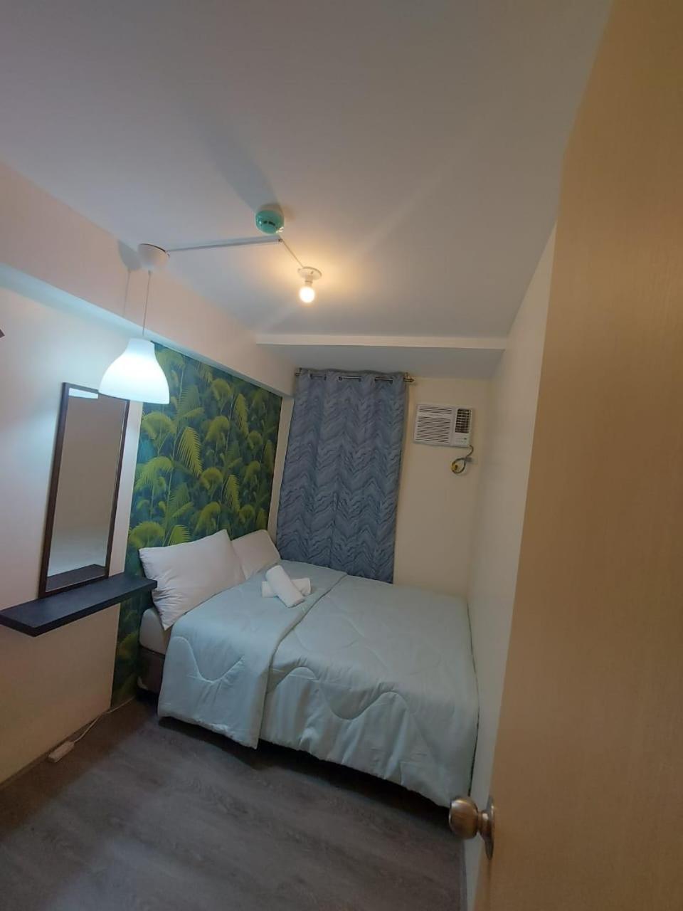 Deca 946 Apartment