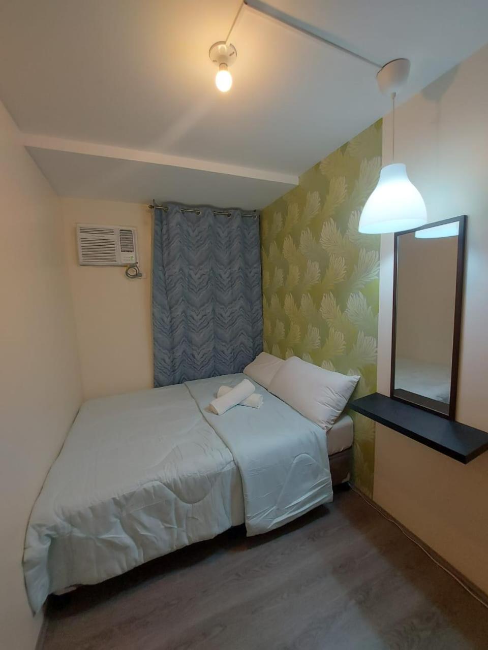 Deca 946 Apartment