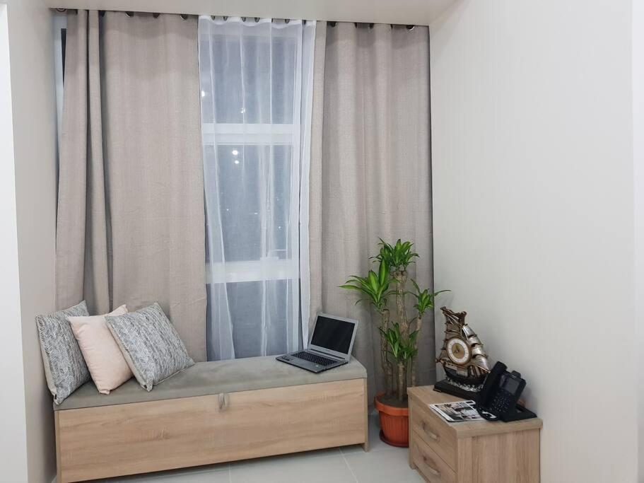 Greenfield District Shaw Blvd At Twin Oaks Place * Manila