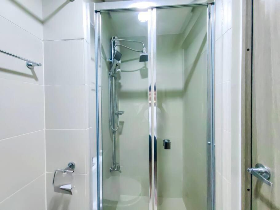 1br Unit Condotel W Balcony Fame Residences -fm07 Apartment Manila