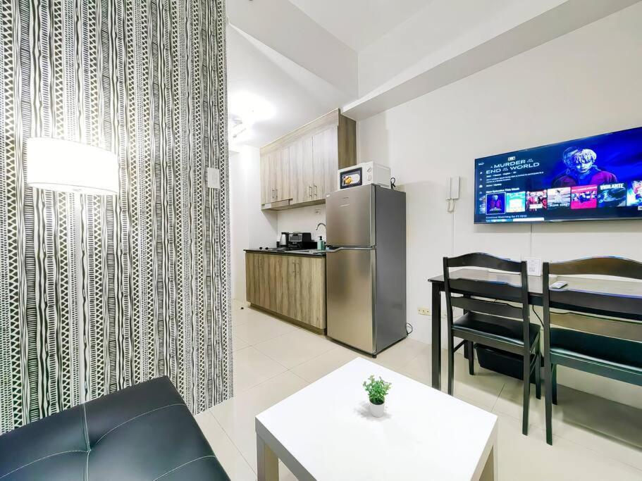 1br Unit Condotel W Balcony Fame Residences -fm07 Apartment *
