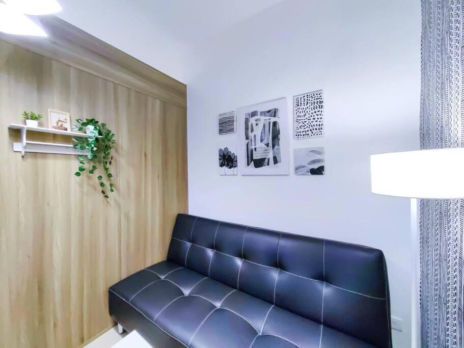 1br Unit Condotel W Balcony Fame Residences -fm07 * Manila