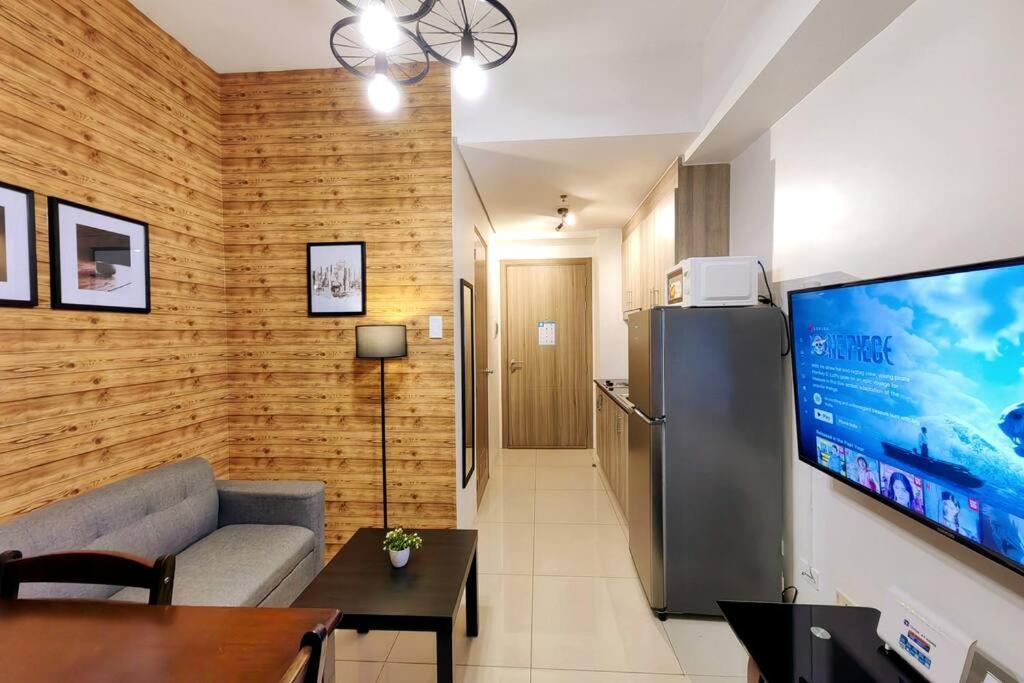 1br Unit Condotel W Balcony Fame Residences -fm05