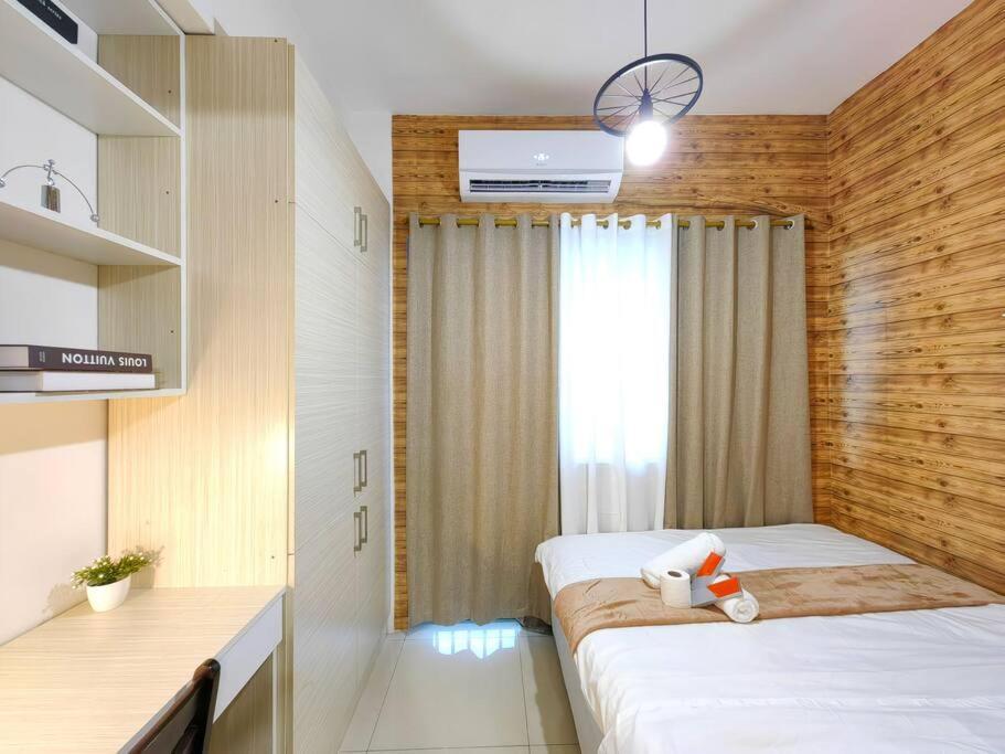 Apartment 1br Unit Condotel W Balcony Fame Residences -fm05