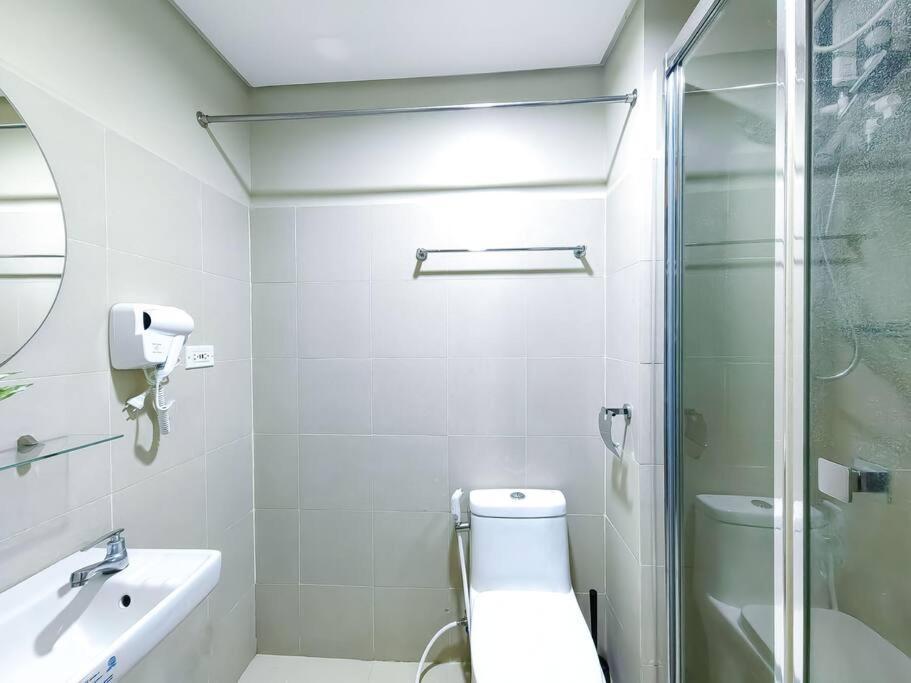 1br Unit Condotel W Balcony Fame Residences -fm05 Apartment Manila
