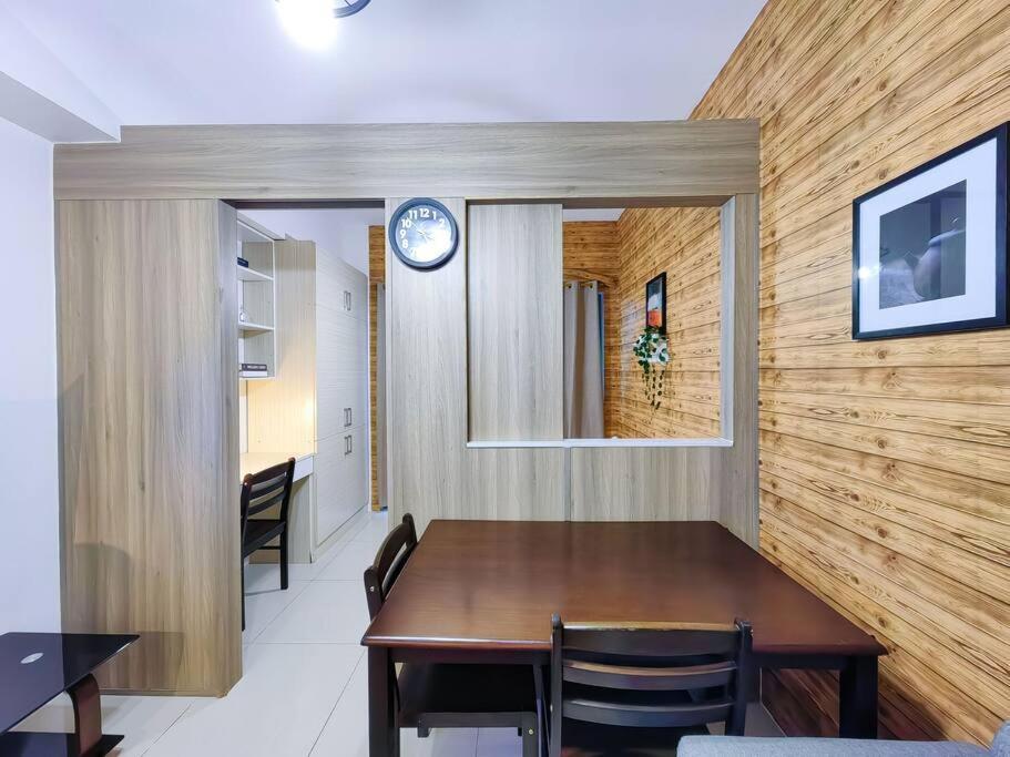 Apartment 1br Unit Condotel W Balcony Fame Residences -fm05 Manila