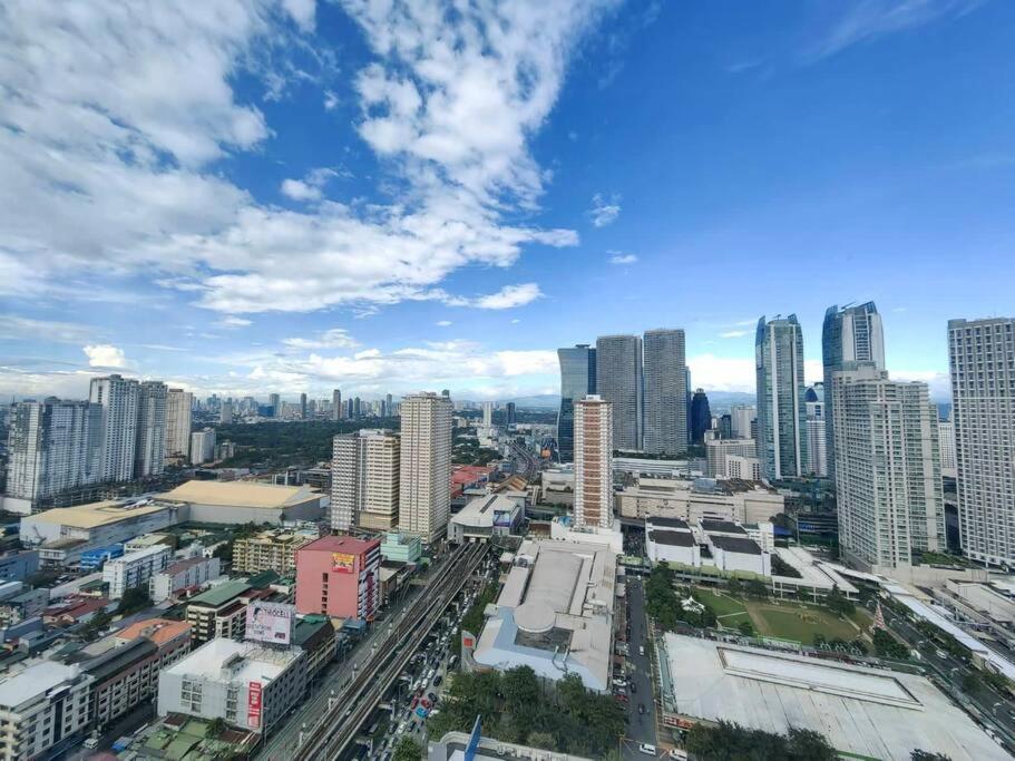 Apartment 1br Unit Condotel W Balcony Fame Residences -fm05