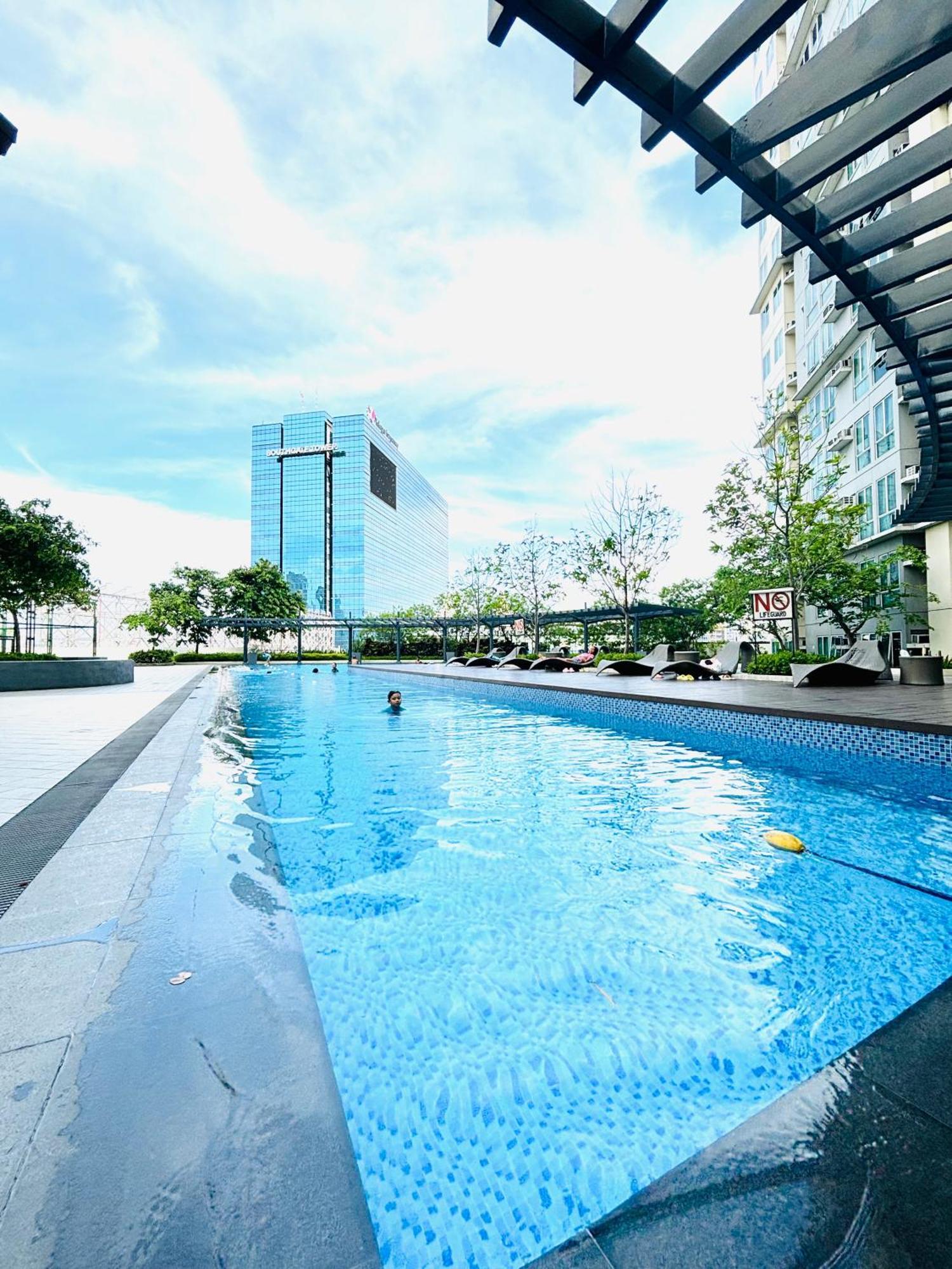 Hayahay Vacay * Makati City