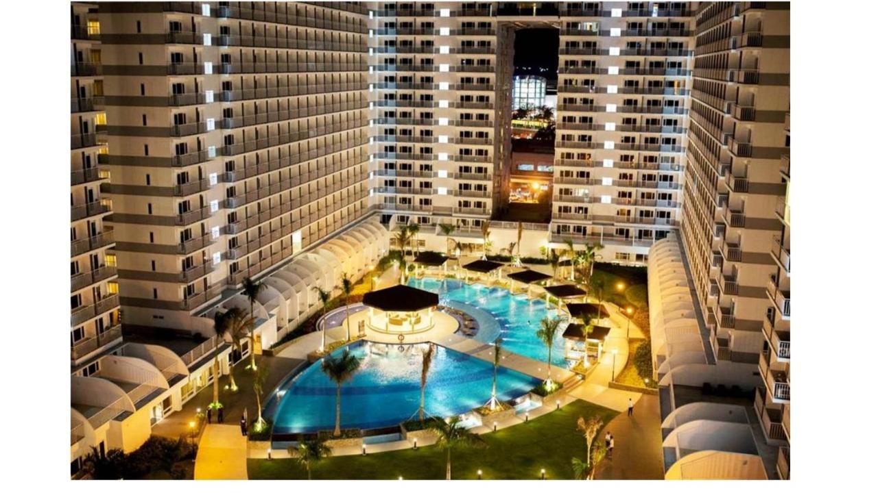 Apartment Shell Residences Near Mall Of And Airport