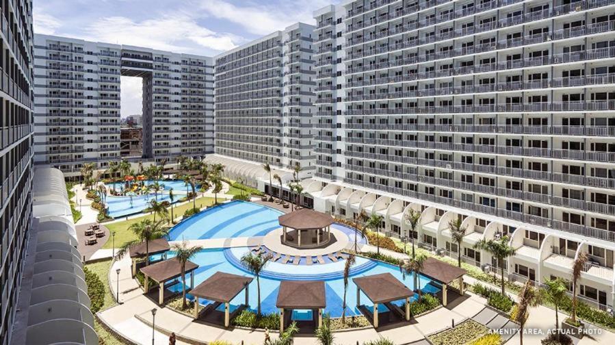Shell Residences Near Mall Of And Airport *