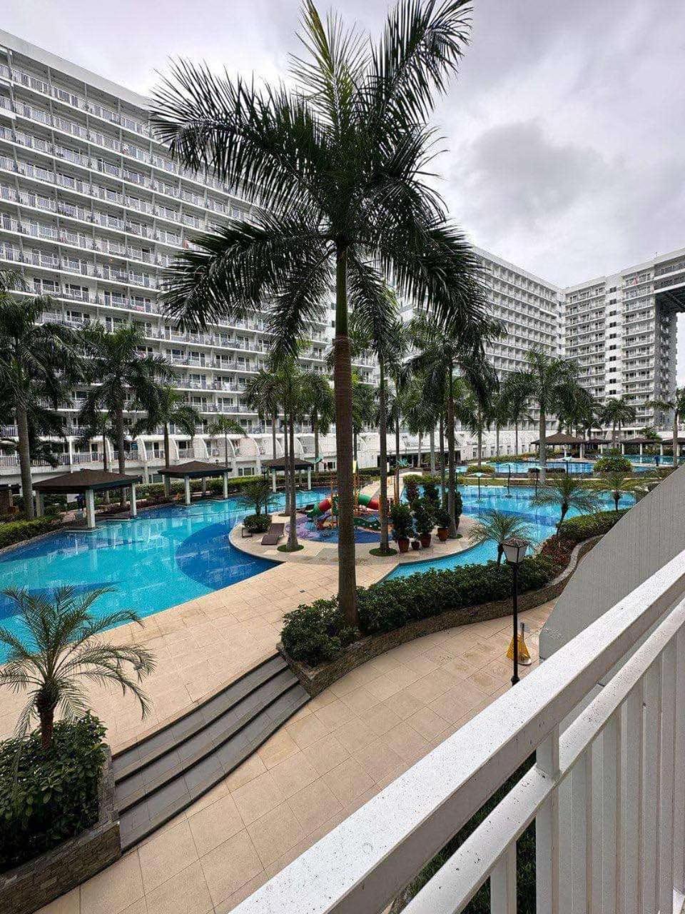 Shell Residences Near Mall Of And Airport Apartment