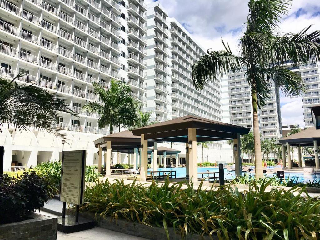Shell Residences Near Mall Of And Airport *