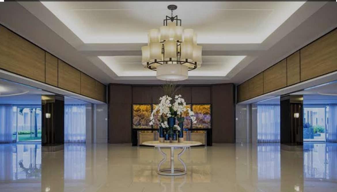 Shell Residences Near Mall Of And Airport Apartment *
