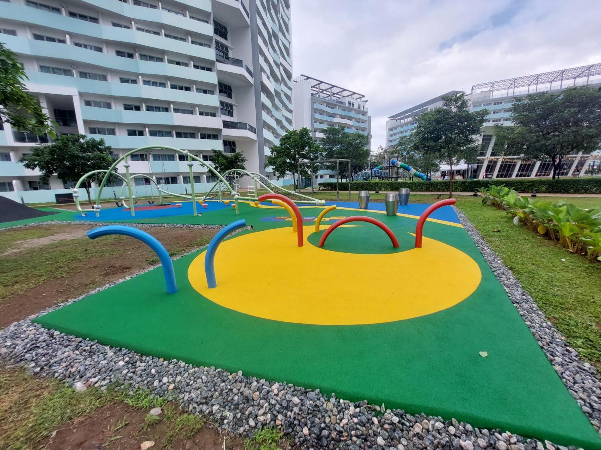 Escape With Free One Night & Swimming Pool Apartment Manila