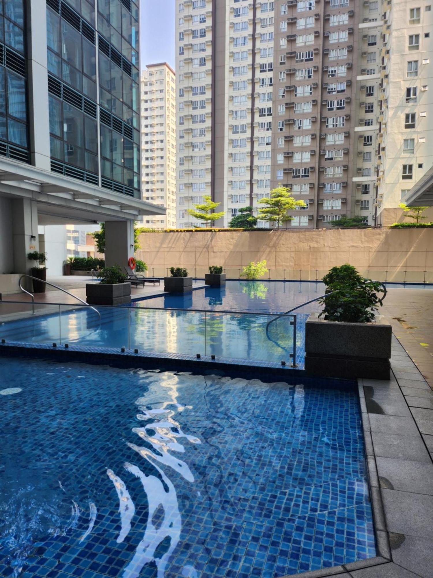 Apartment Bgc One Uptown King Bed 3 Min Walk To Malls And Restaurants *