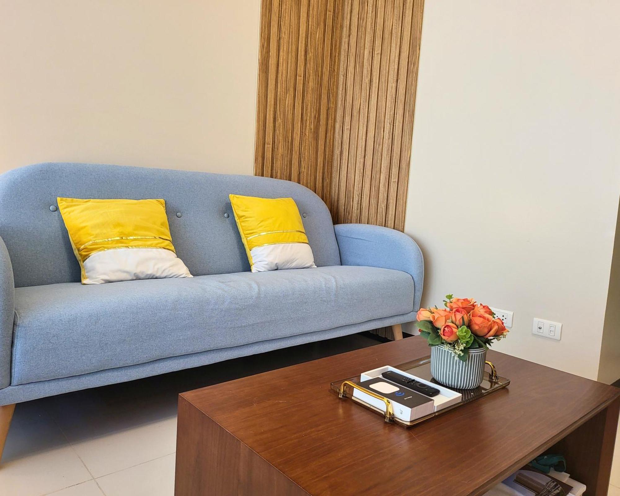 Bgc One Uptown King Bed 3 Min Walk To Malls And Restaurants Apartment *