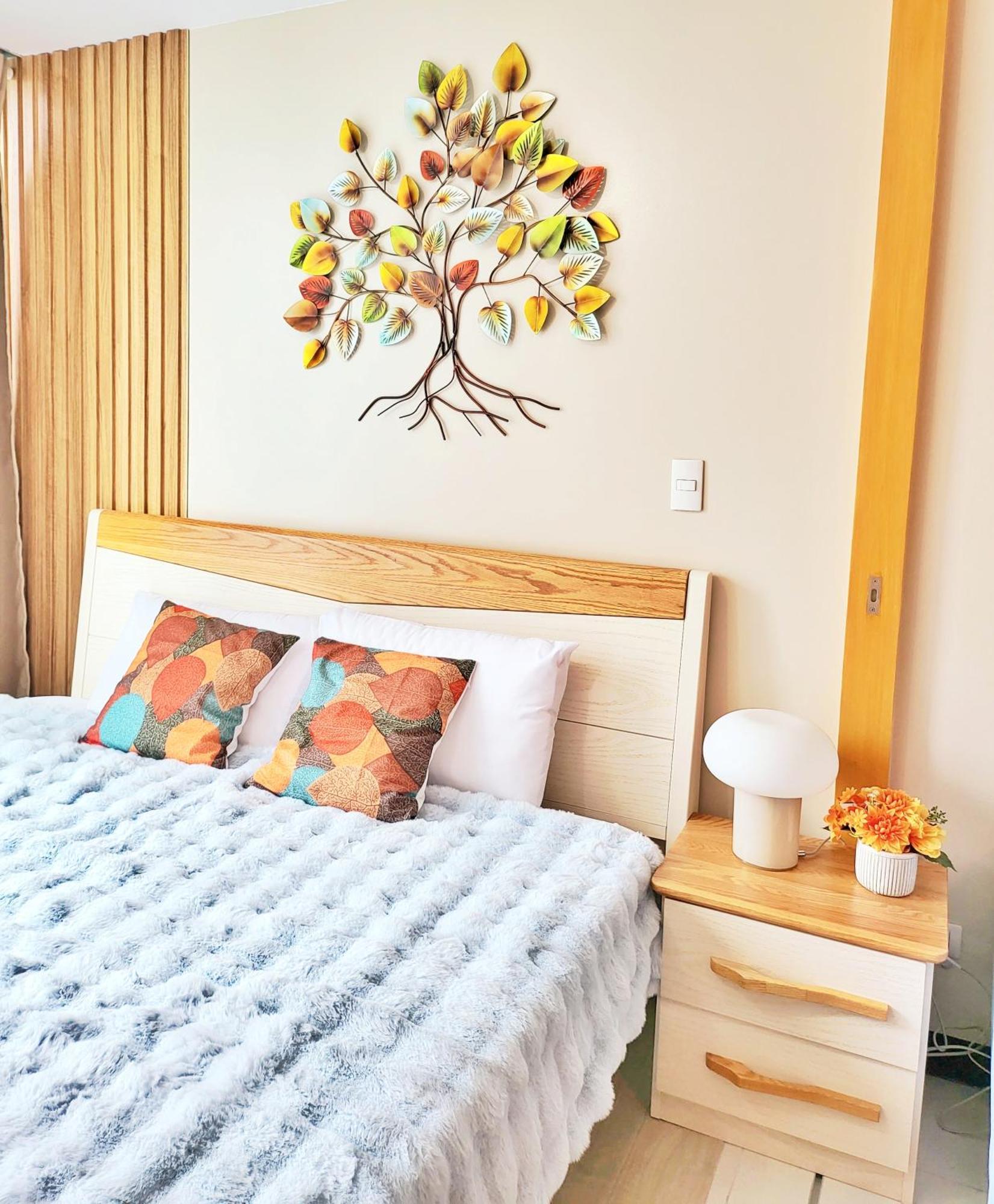 Bgc One Uptown King Bed 3 Min Walk To Malls And Restaurants *