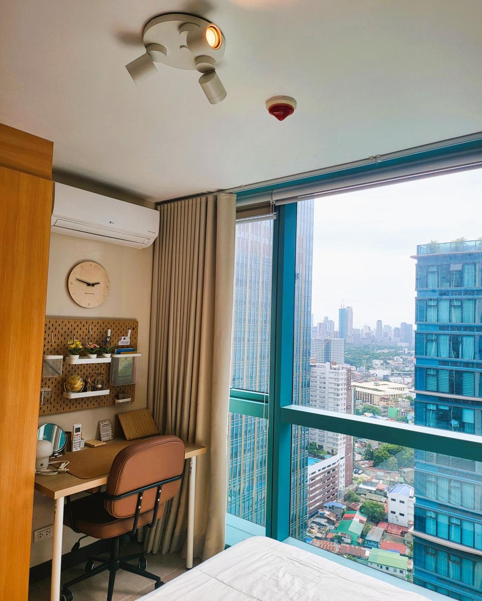 Bgc One Uptown King Bed 3 Min Walk To Malls And Restaurants Manila