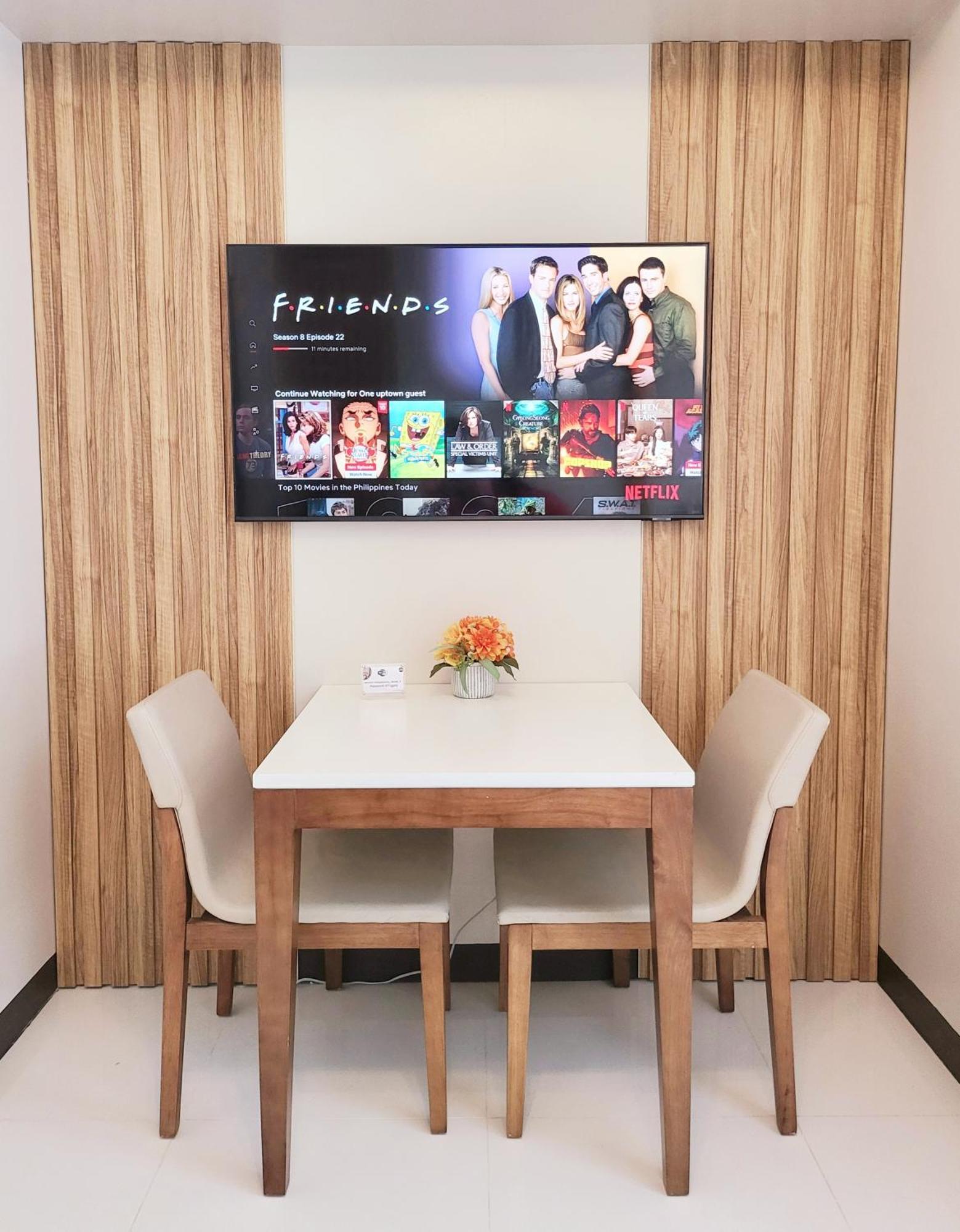 Apartment Bgc One Uptown King Bed 3 Min Walk To Malls And Restaurants