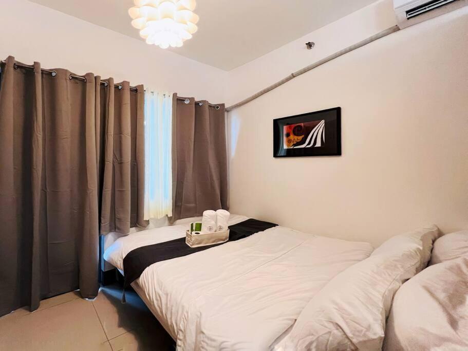 1br Unit Condotel W Balcony Fame Residences -fm19 Apartment Manila