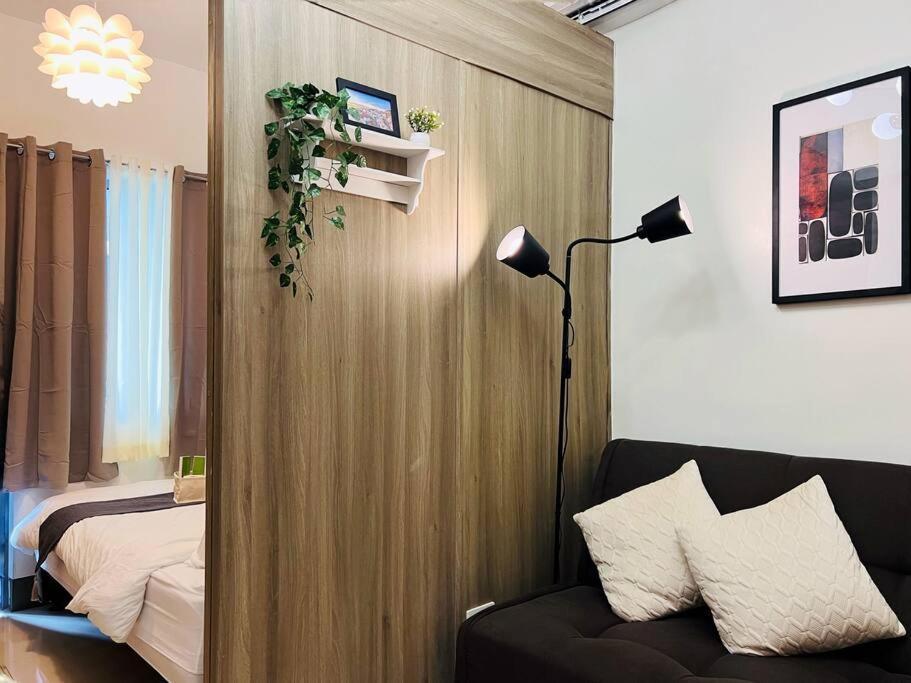 1br Unit Condotel W Balcony Fame Residences -fm19 * Manila