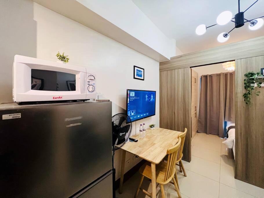 1br Unit Condotel W Balcony Fame Residences -fm19 * Manila