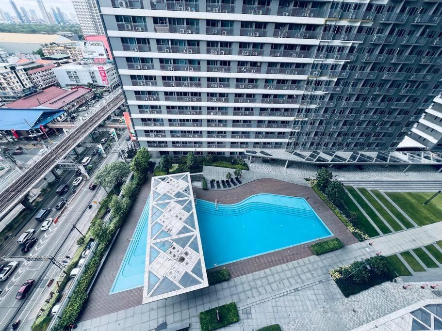 Apartment 1br Unit Condotel W Balcony Fame Residences -fm19 *