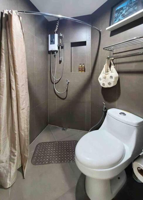 Jv Maximum Dwelling Experience In Bgc Apartment