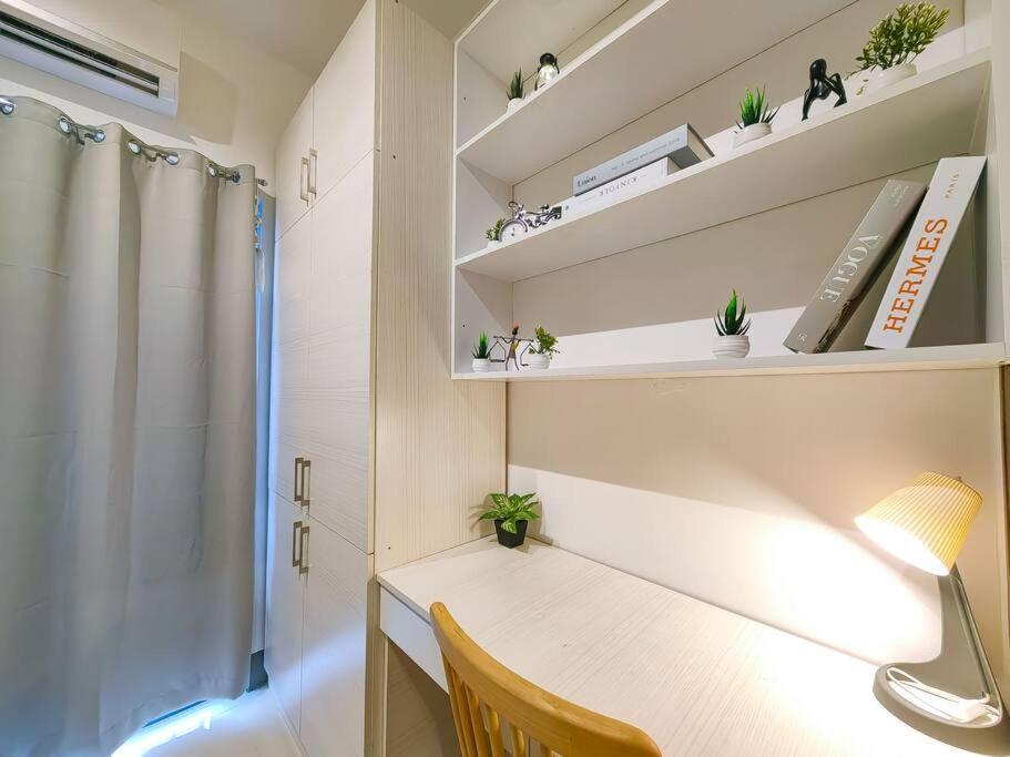 Apartment 1br Unit Condotel W Balcony Fame Residences -fm16 Manila