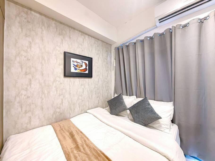 1br Unit Condotel W Balcony Fame Residences -fm16 Manila