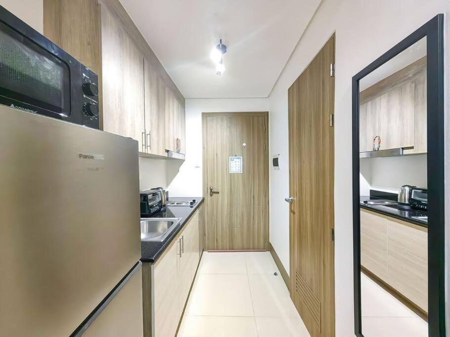 1br Unit Condotel W Balcony Fame Residences -fm16 * Manila
