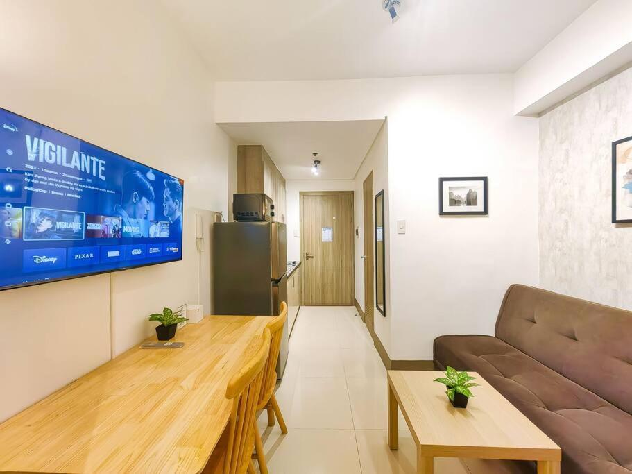 1br Unit Condotel W Balcony Fame Residences -fm16