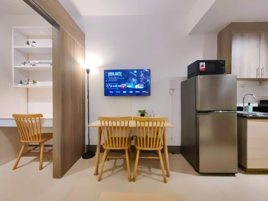 Apartment 1br Unit Condotel W Balcony Fame Residences -fm16 *