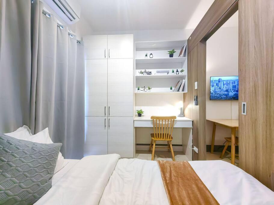 1br Unit Condotel W Balcony Fame Residences -fm16 Apartment