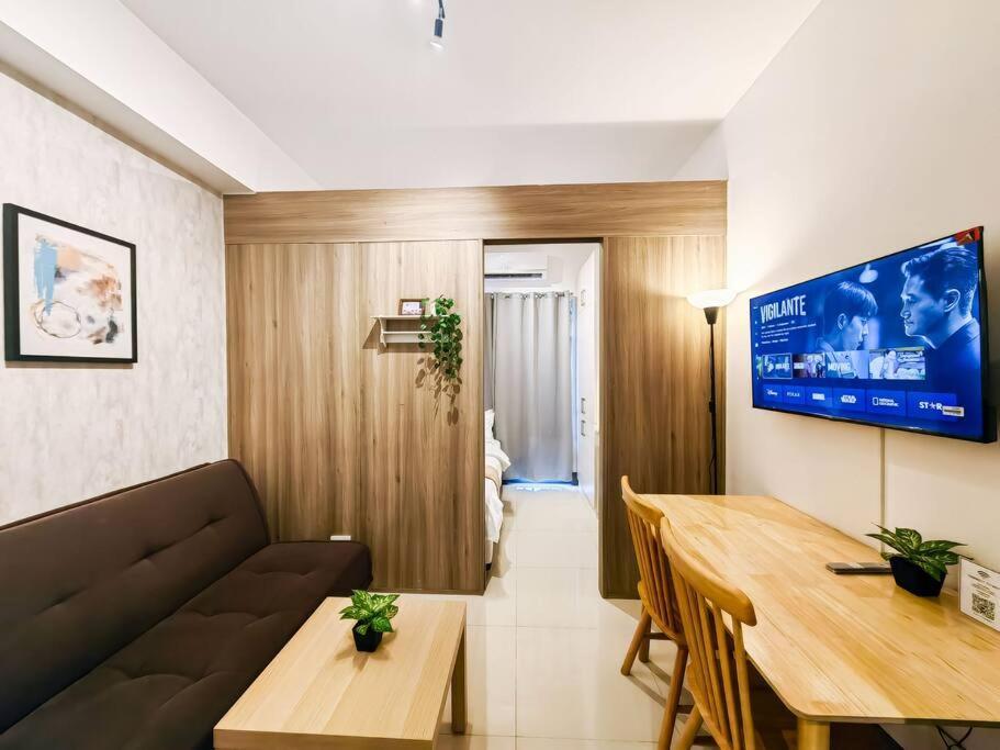 Apartment 1br Unit Condotel W Balcony Fame Residences -fm16