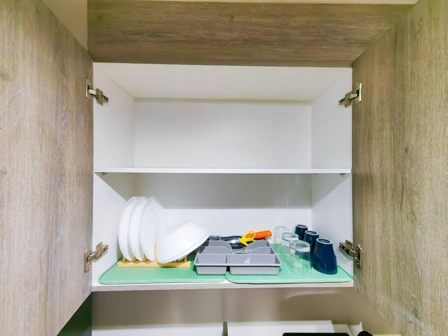Apartment 1br Unit Condotel W Balcony Fame Residences -fm16 Manila